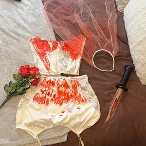 Halloween costume -bloody bride